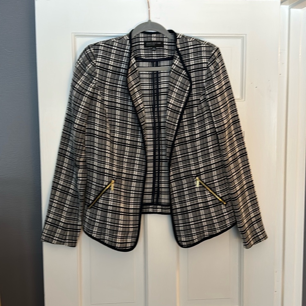 Jones New York collection Black and white textured blazer size 6